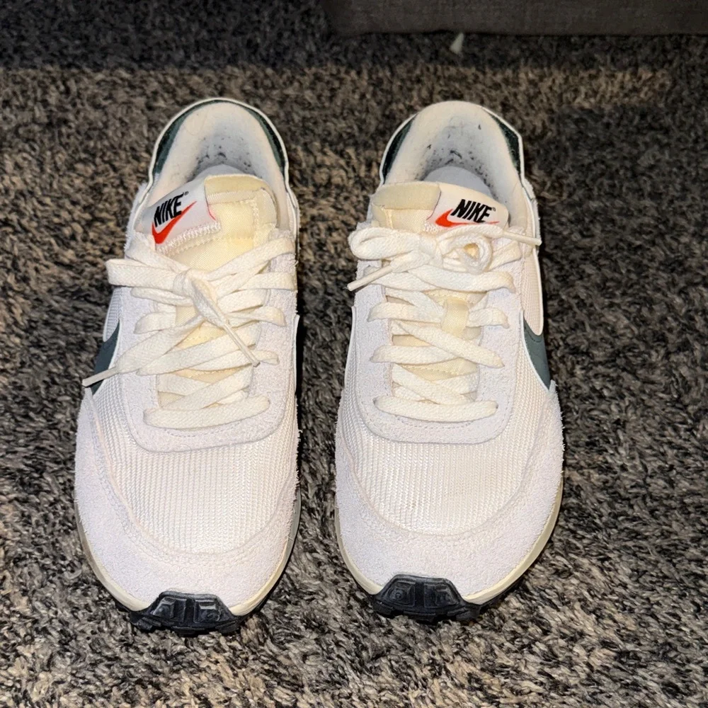 Nike Wmns Waffle Debut Vintage 'White Vintage Green' - Picture 4 of 8
